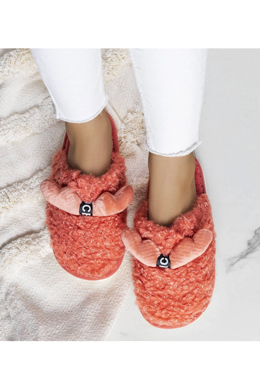 Rosny tamsiai rožinės spalvos kailio...