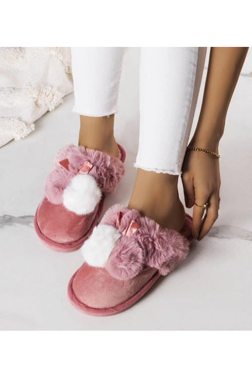 Rožinės šlepetės su gaubtu