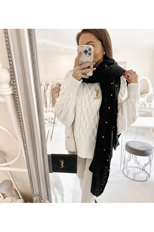 Yvonne skara su juodais karoliukais