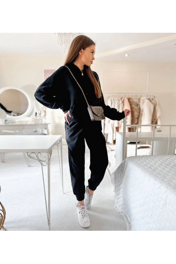 Juodas vilnos šokių treningas