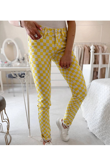 Geltonos Bler languoto...