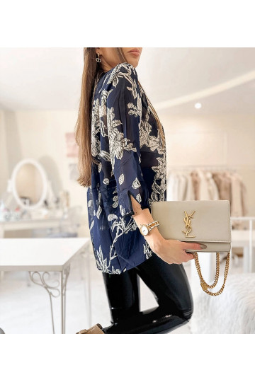 Tamsiai mėlynos spalvos...