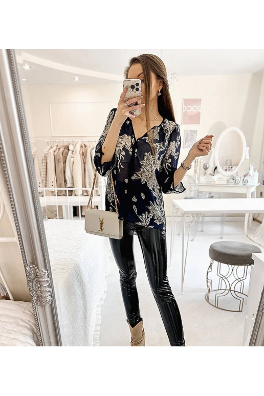 Tamsiai mėlynos spalvos marškinėliai... Tamsiai mėlynos spalvos marškinėliai...