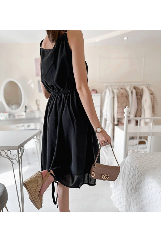 Juoda suknelė be petnešėlių Aubin