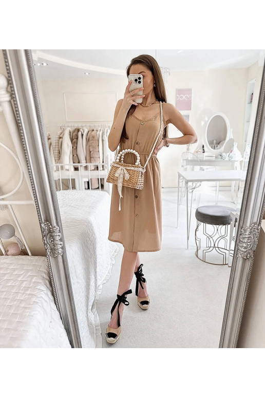 Smėlio spalvos suknelė be petnešėlių...