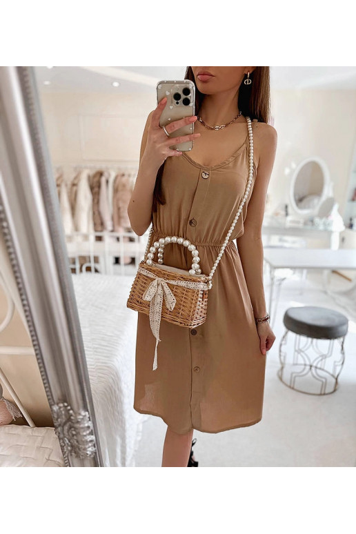 Smėlio spalvos suknelė be petnešėlių...