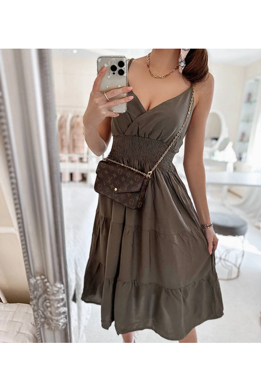 Žalia platėjanti suknelė Yvon Žalia platėjanti suknelė Yvon