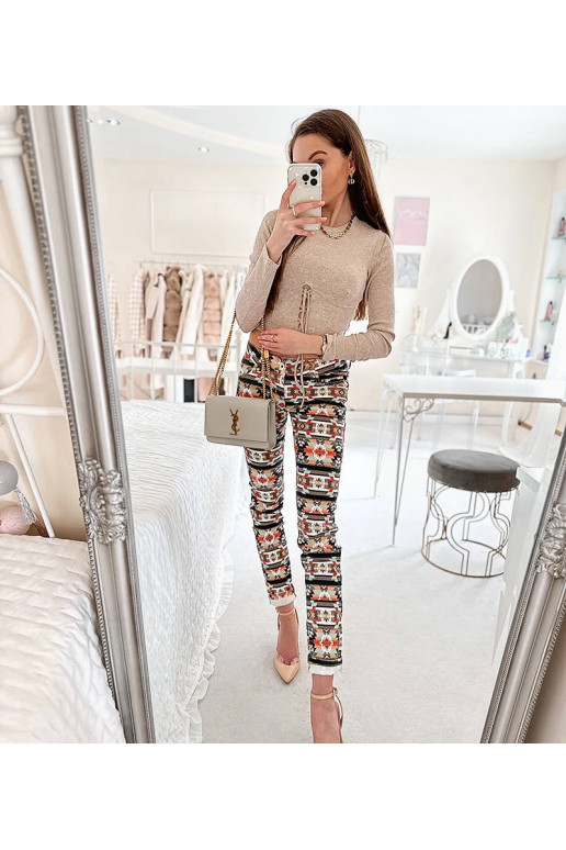 Aya kelių spalvų raštuotos kelnės