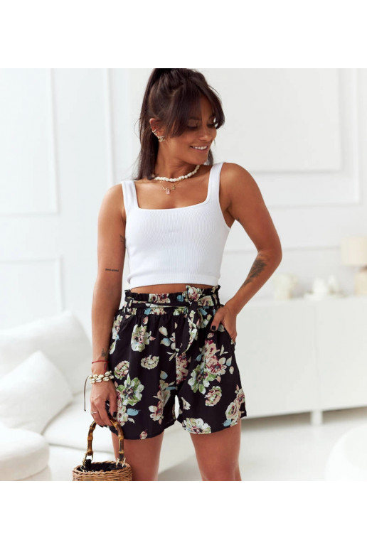 Juodi laisvi moteriški šortai su... Juodi laisvi moteriški šortai su...