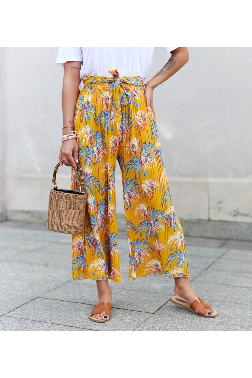 Geltonos moteriškos plačios...