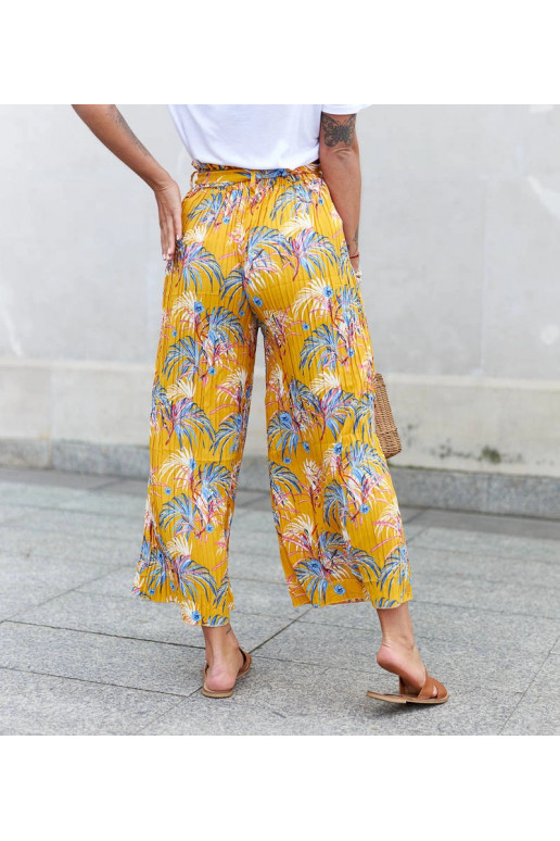 Geltonos moteriškos plačios...