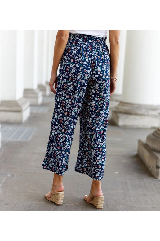 Juodos gėlėtos plačios kelnės Grazia Juodos gėlėtos plačios kelnės Grazia