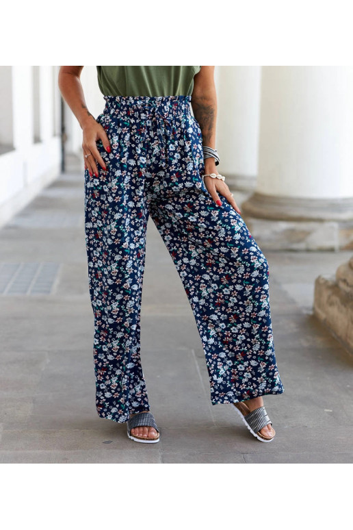 Tamsiai mėlynos gėlėtos plačios... Tamsiai mėlynos gėlėtos plačios...