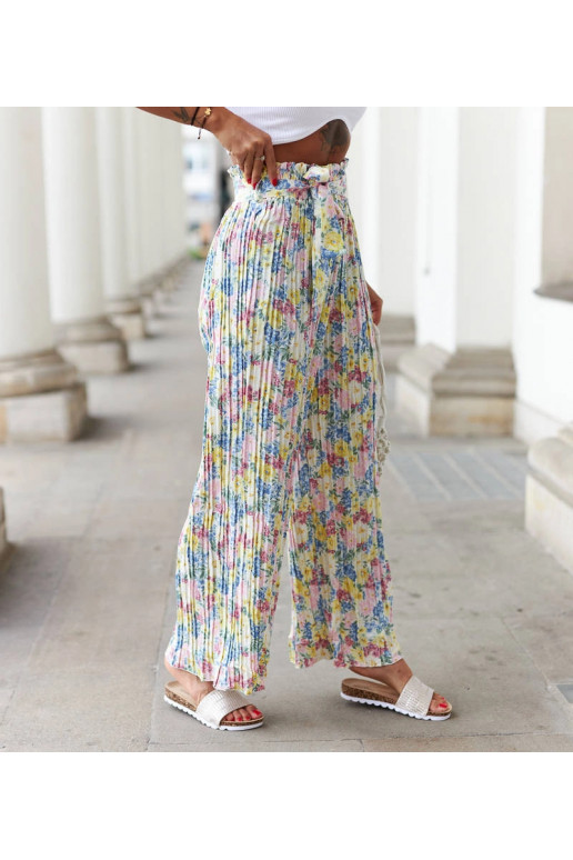 Cesate geltonos gėlėtos klostuotos... Cesate geltonos gėlėtos klostuotos...