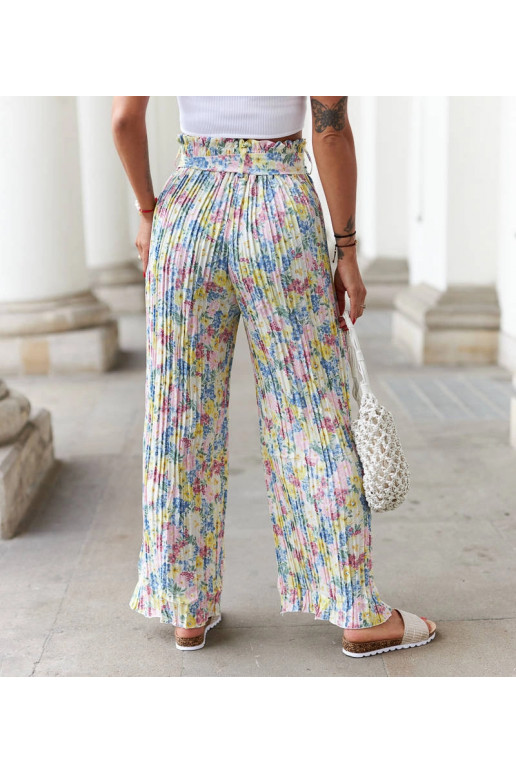 Cesate geltonos gėlėtos klostuotos... Cesate geltonos gėlėtos klostuotos...