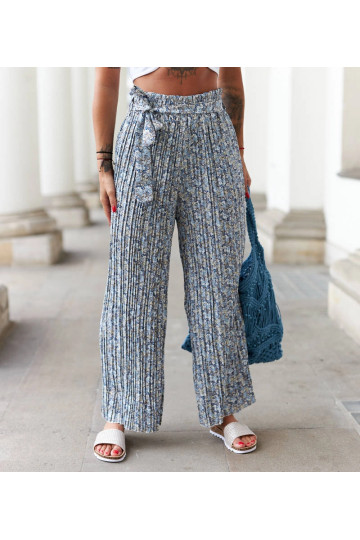 Mėlynos klostuotos kelnės... 2