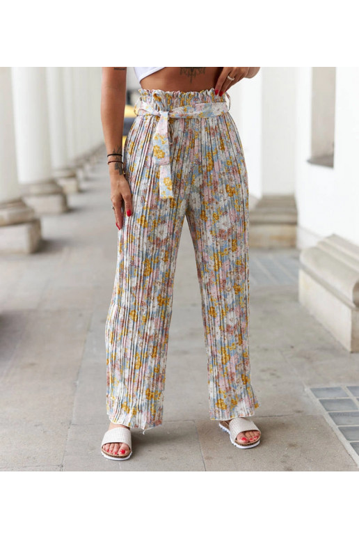 Bordo spalvos gėlėmis klostuotos... Bordo spalvos gėlėmis klostuotos...