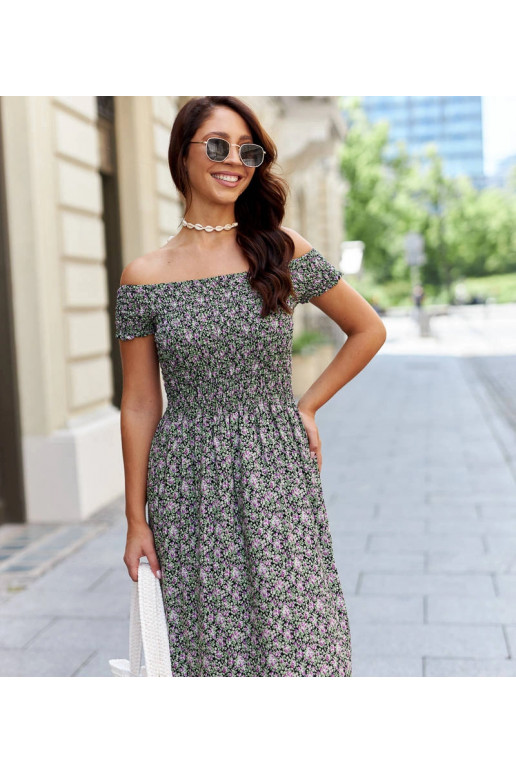 Juoda suknelė su purpurinėmis gėlėmis... Juoda suknelė su purpurinėmis gėlėmis...