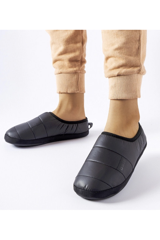 Juodos izoliuotos šlepetės Big Star... Juodos izoliuotos šlepetės Big Star...