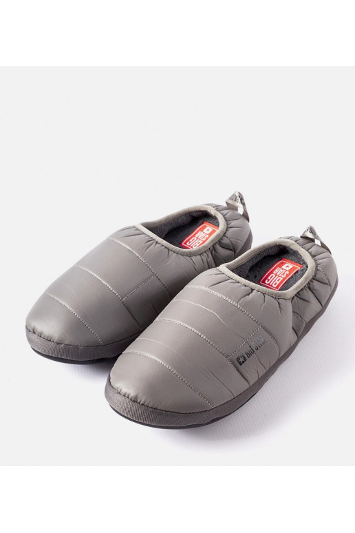 Pilkos spalvos izoliuotos vyriškos...