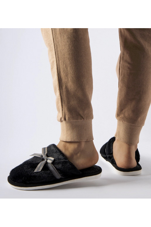 Juodos šiltos šlepetės su lankeliu...