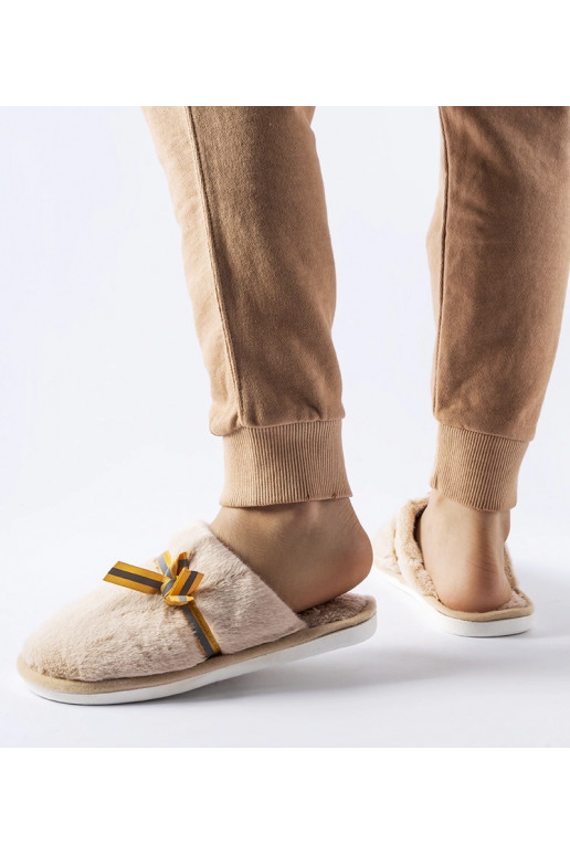 Smėlio spalvos šiltos šlepetės su...