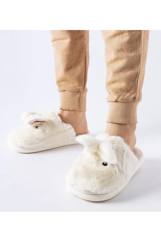 Baltos šiltos šlepetės su ausytėmis...