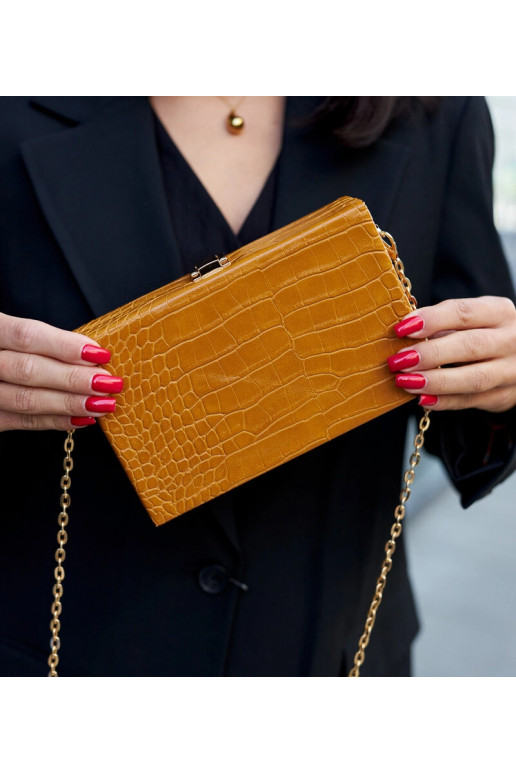 Geltonas ,,bagažinės'' krepšys ant... Geltonas ,,bagažinės'' krepšys ant...