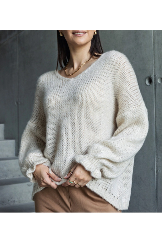 Smėlio spalvos megztinis V formos... Smėlio spalvos megztinis V formos...