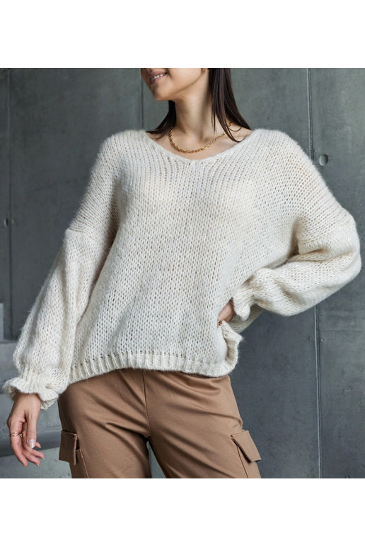 Smėlio spalvos megztinis V formos... Smėlio spalvos megztinis V formos...