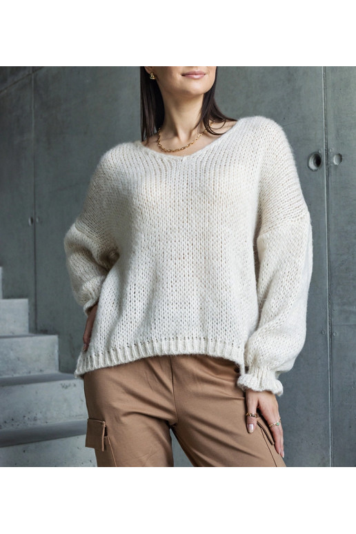 Smėlio spalvos megztinis V formos... Smėlio spalvos megztinis V formos...