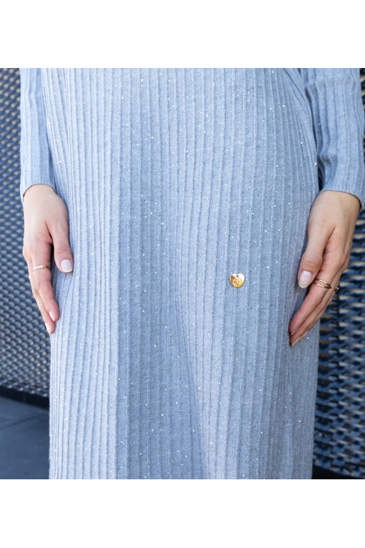 Kadyra pilka vidutinio dydžio suknelė... Kadyra pilka vidutinio dydžio suknelė...