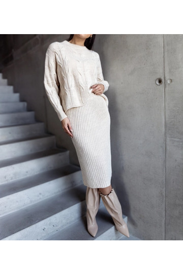 Smėlio spalvos megztinio ir... 2