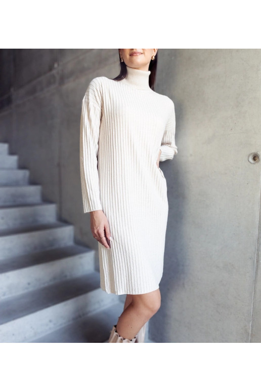 Smėlio spalvos blizganti vidutinio... Smėlio spalvos blizganti vidutinio...