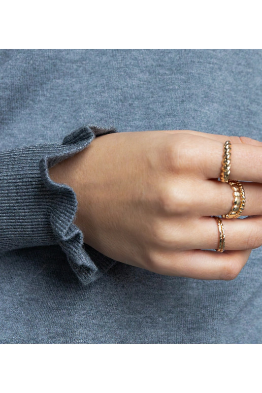 Pilkas švelnus megztinis puoštas...