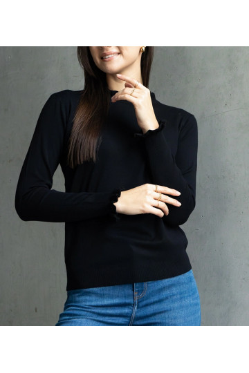 Juodas minkštas megztinis... 2