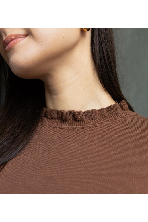 Rudas švelnus megztinis puoštas... Rudas švelnus megztinis puoštas...