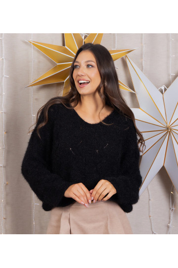 Minkštas juodas megztinis... 2