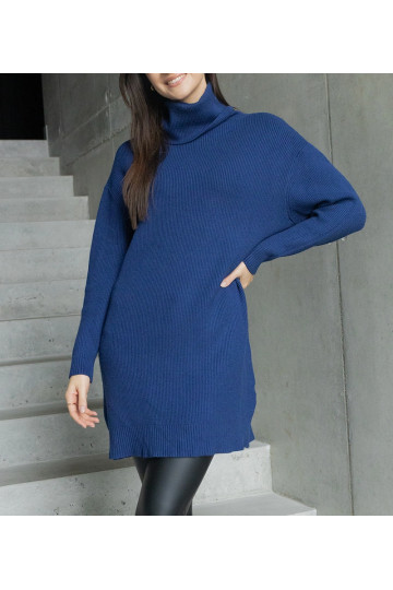 Ilgas tamsiai mėlynas...