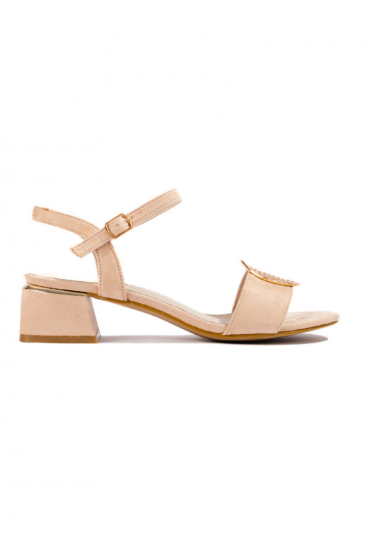   iš zomšos sandalai 