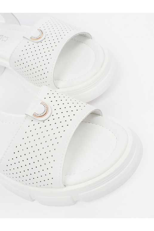 baltos spalvos sandalai su platforma