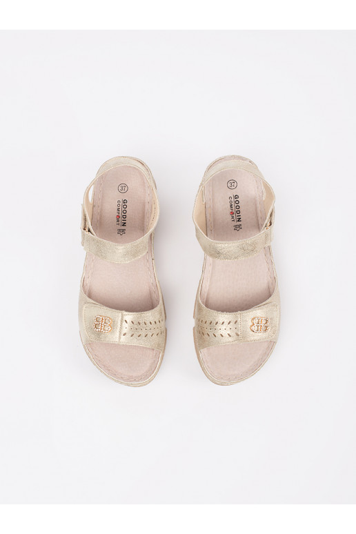 aukso spalvos sandalai  aukso spalvos sandalai