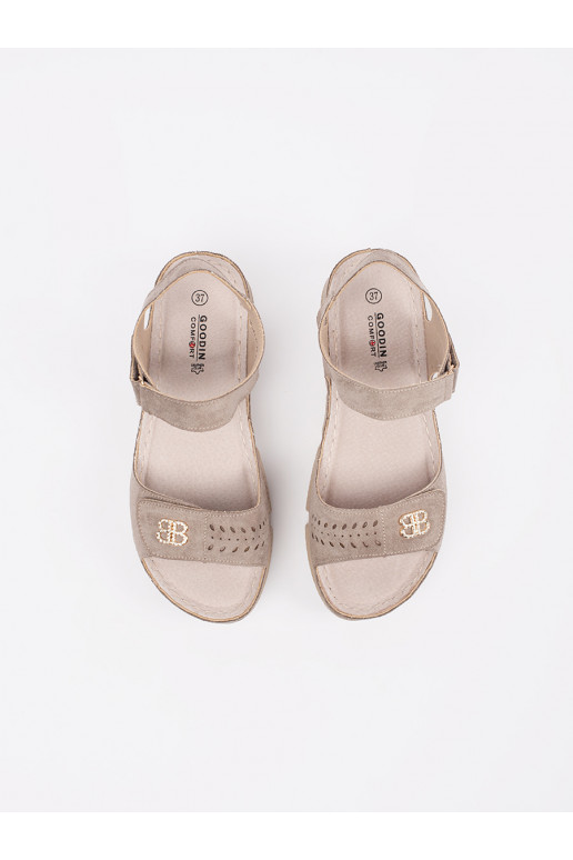 smėlio spalvos sandalai  smėlio spalvos sandalai