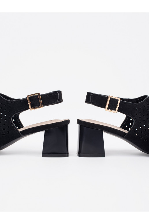 Juodos spalvos sandalai  iš zomšos Juodos spalvos sandalai  iš zomšos