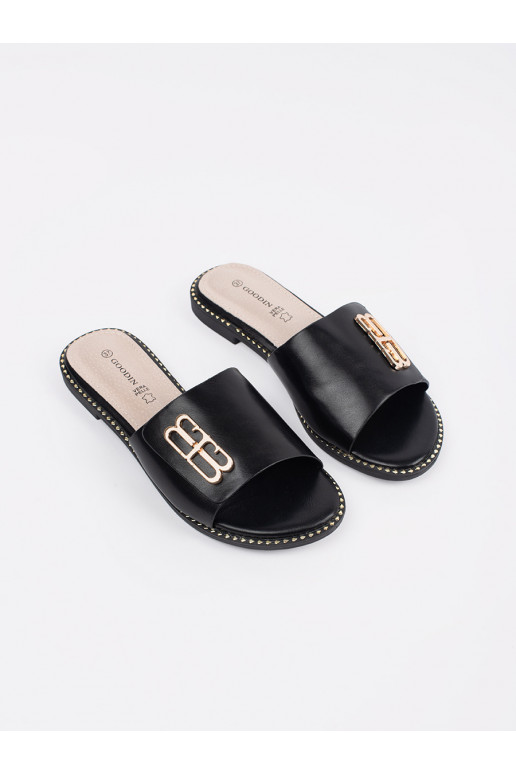 Juodos spalvos Šlepetės    Juodos spalvos Šlepetės