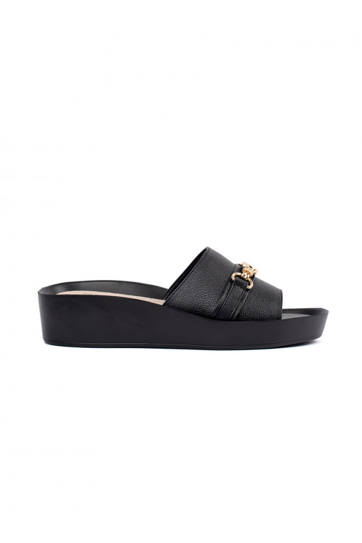 Juodos spalvos Šlepetės   su grandinėle Juodos spalvos Šlepetės   su grandinėle