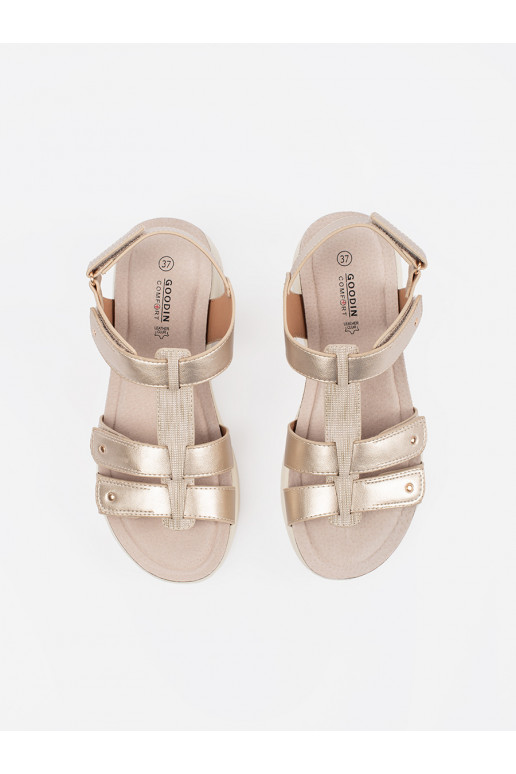 sandalai    sandalai