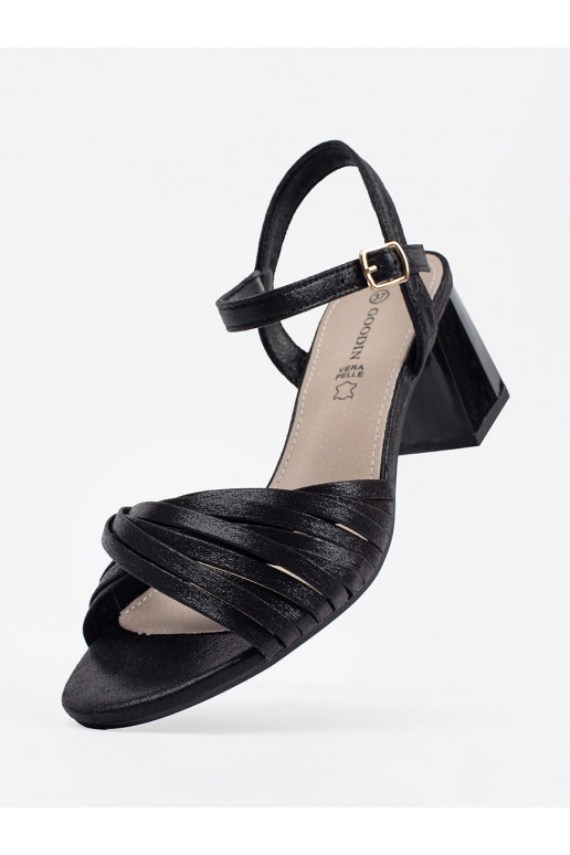 Juodos spalvos  sandalai žemu kulnu Juodos spalvos  sandalai žemu kulnu