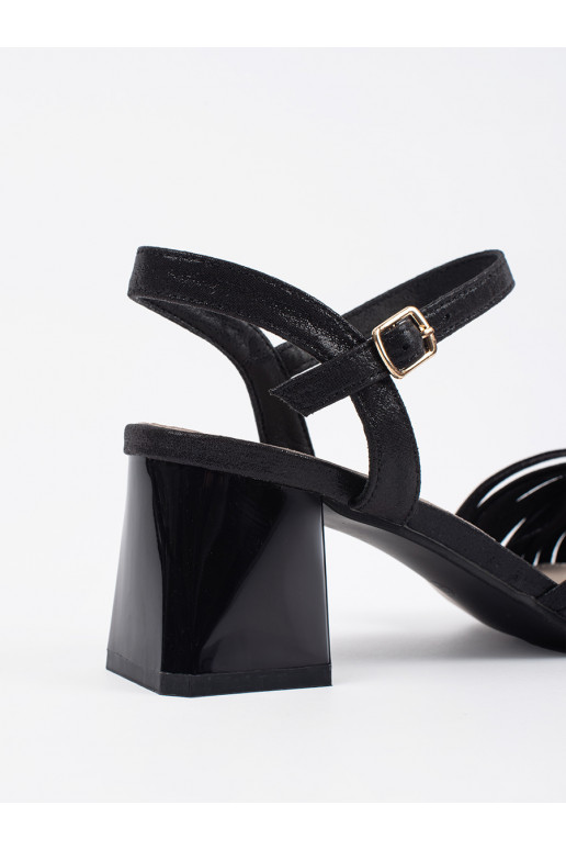 Juodos spalvos  sandalai žemu kulnu Juodos spalvos  sandalai žemu kulnu