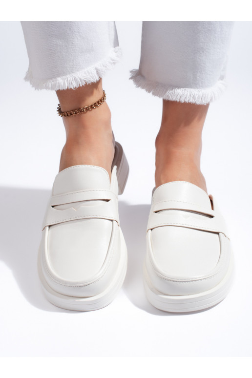 baltos spalvos Šlepetės